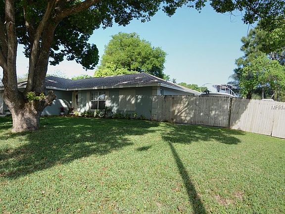 3rd image of 401 Parson Brown Way