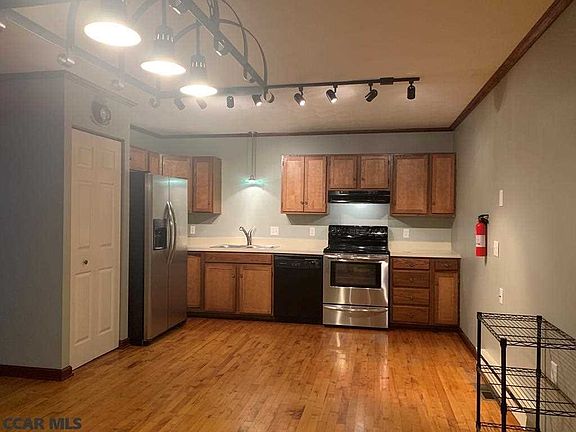 2nd image of 255 Oakwood Ave