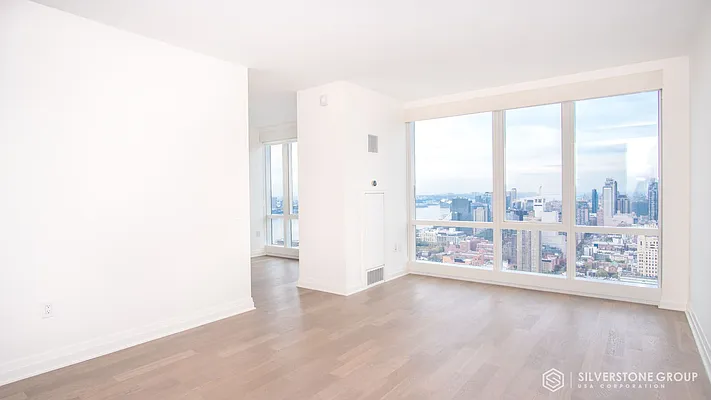 Rented by Silverstone Group USA Corp. | media 28