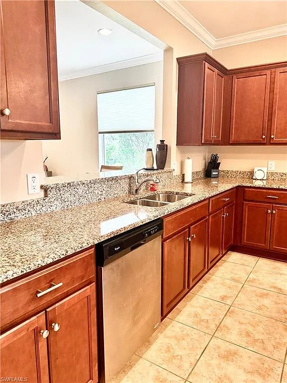 3 bed, 2.0 bath, 1922 sqft, $5,800 — Photo 4
