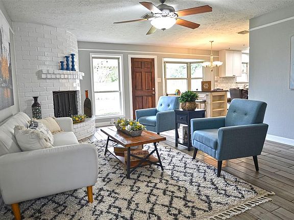 3rd image of 15822 Bougainvilla Ln