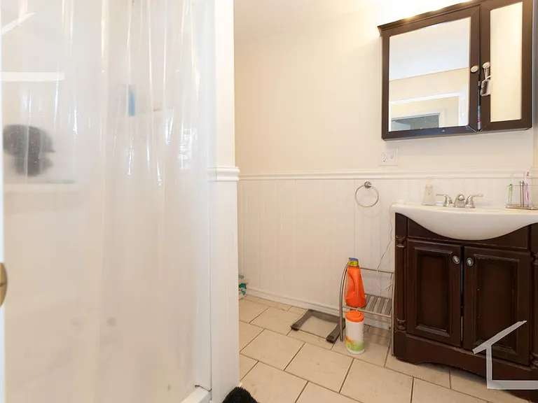 72 Egmont St #5 — Photo 3