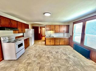 122 2nd St FLOOR 1, Auburn, ME 04210