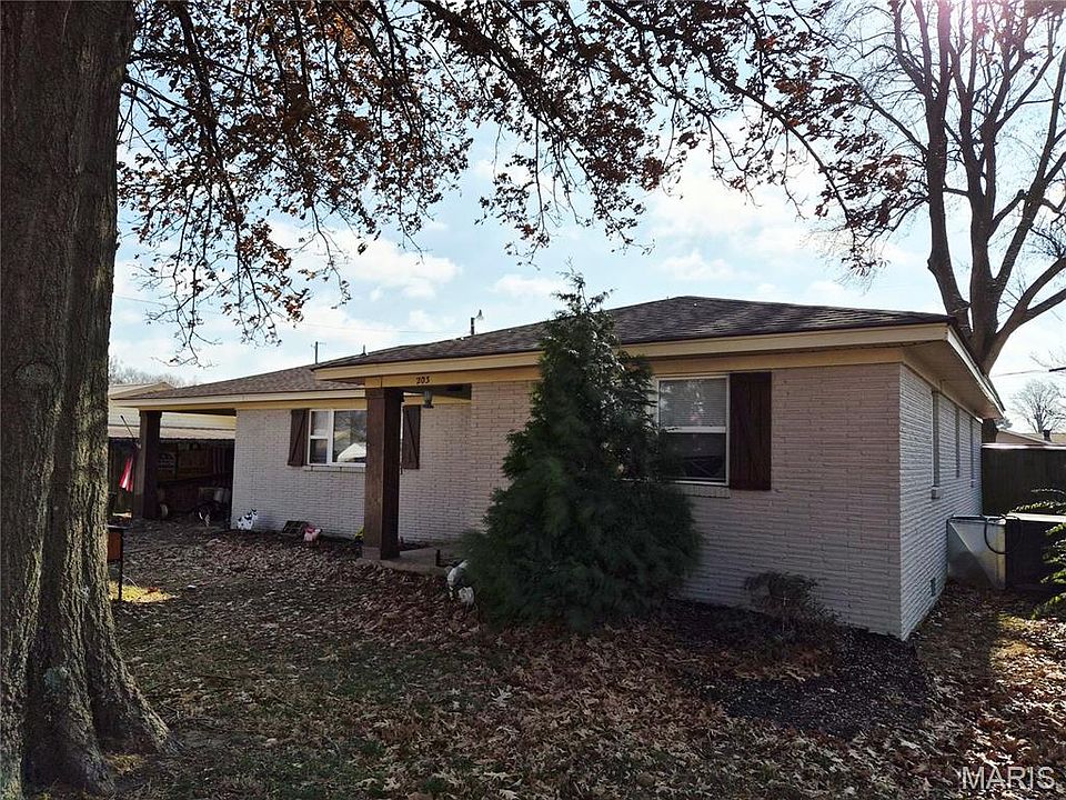2nd image of 203 Elaine Dr