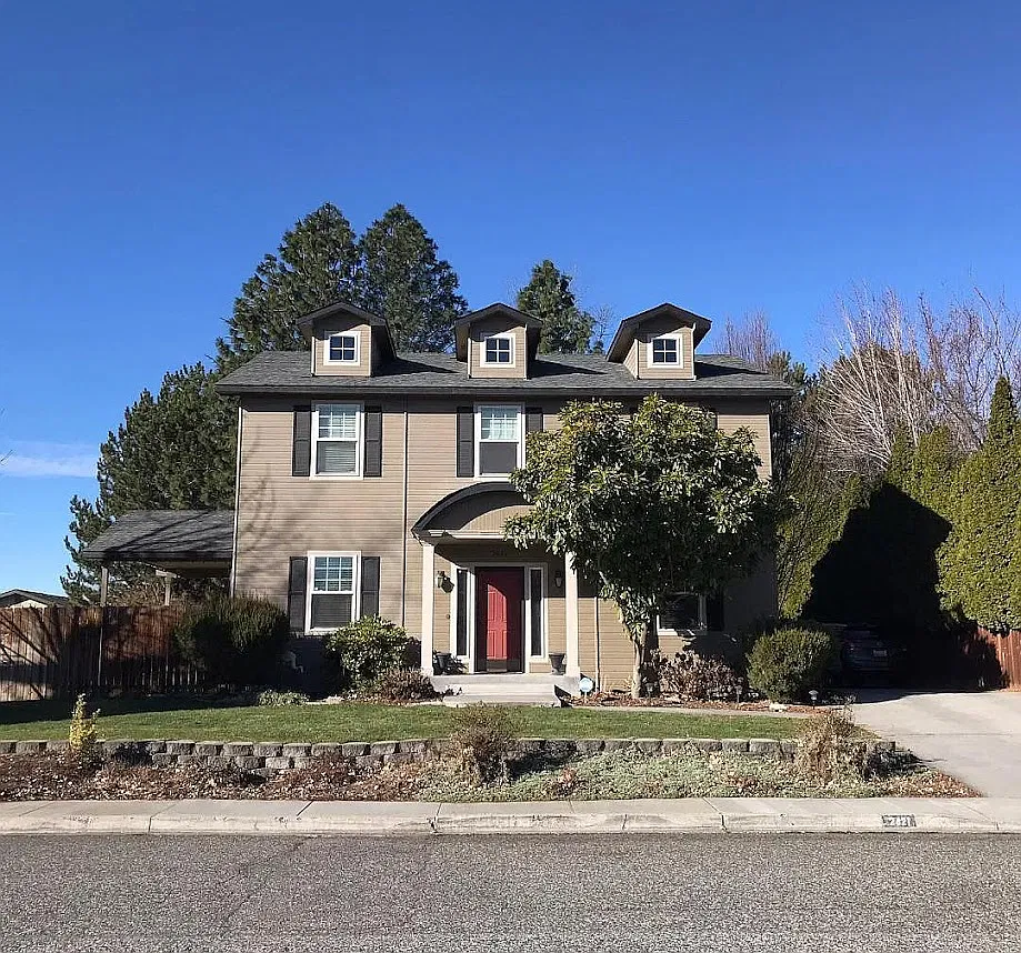 5 bed, 2.5 bath, 3035 sqft, $2,900 — Photo 1