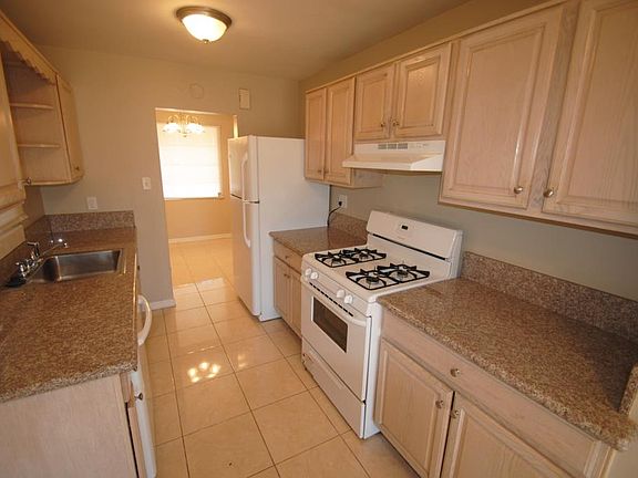5th image of 3525 W San Miguel Ave
