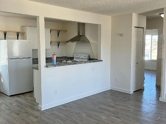 4th image of 144 S 6th Ave APT 201
