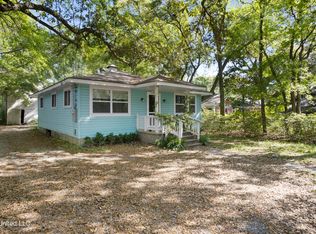 1405 Porter Ave, Ocean Springs, MS 39564