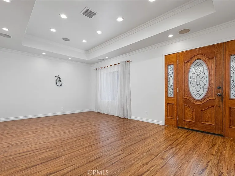 766 N Alexandria Ave — Photo 12