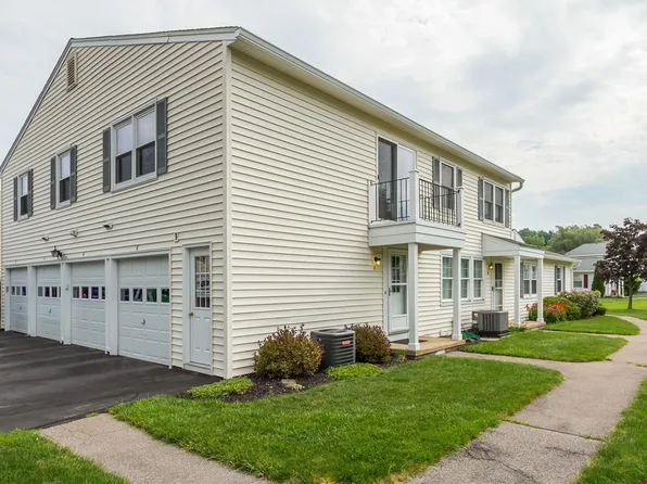 8 Heron Way N, Fairport, NY 14450