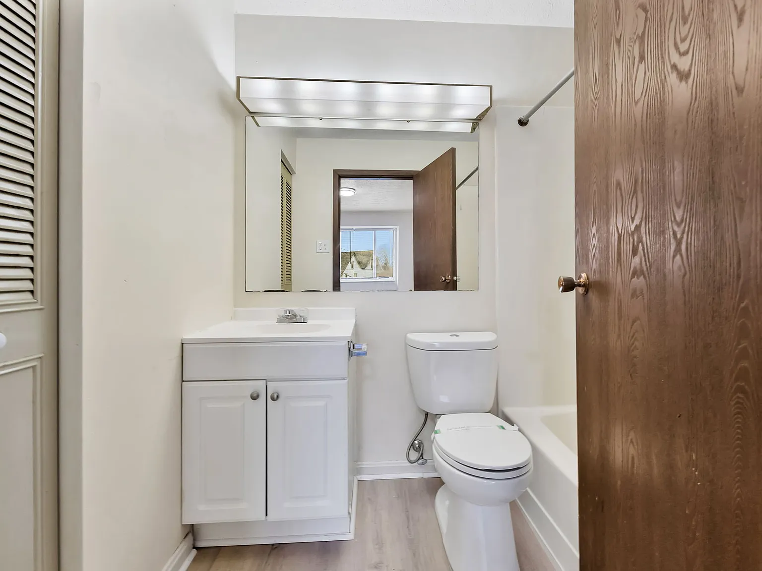 1 bed, $895 — Photo 2