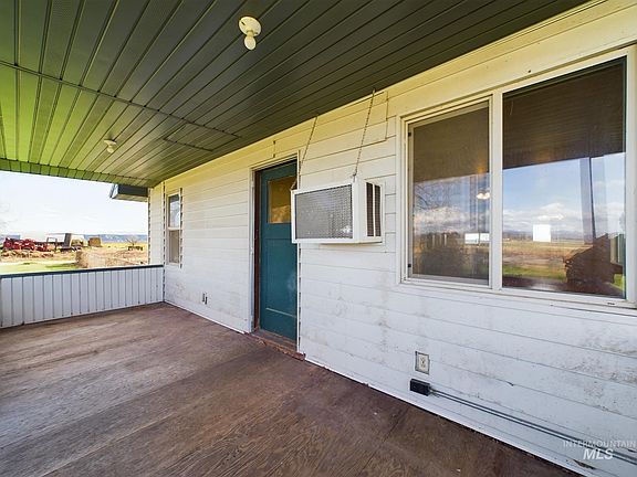 3rd image of 1101 Mesa Ave