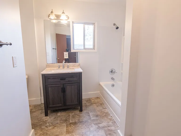1697 Riverview St — Photo 18