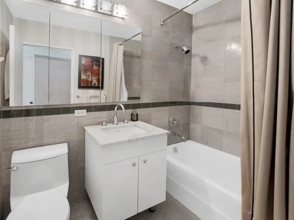 212 East 57th Street 5C image 8 of 9