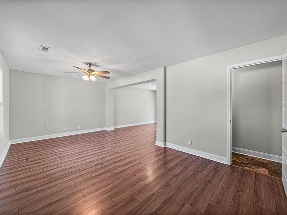 4th image of 210 King Rd