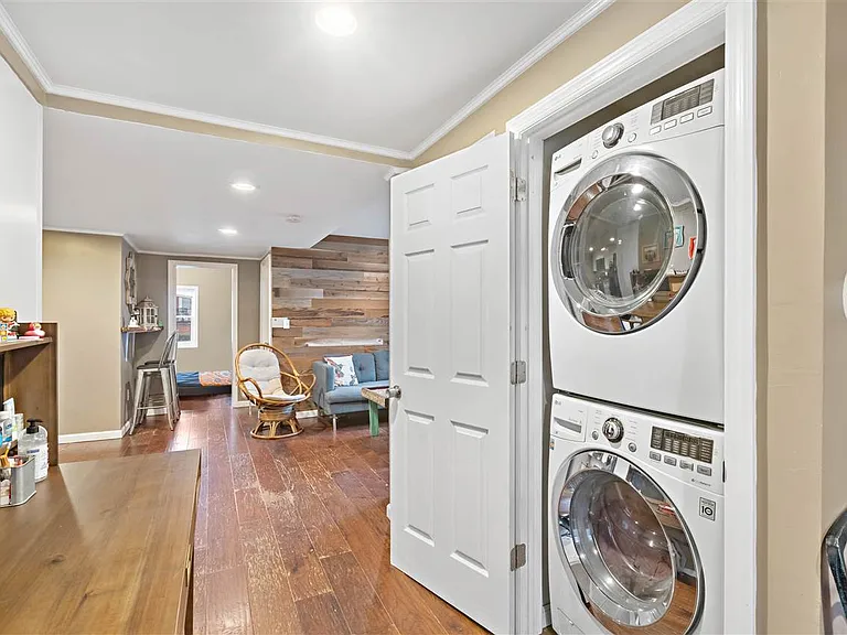49 Coles St #1 — Photo 46