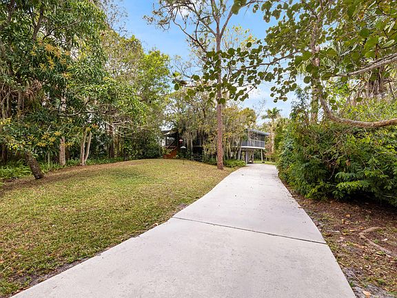 2nd image of 535 SW Linden Street