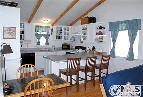 3rd image of 65 Carman Ave