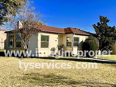 2nd image of 604 N Campus Ave