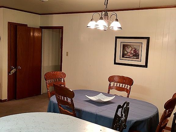 4th image of 806 S Avenue M