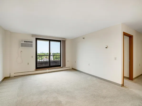 7600 Golden Valley Rd APT 805, Golden Valley, MN 55427