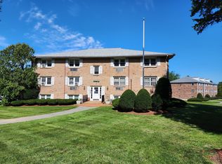 230 Chickering Rd APT 10, North Andover, MA 01845