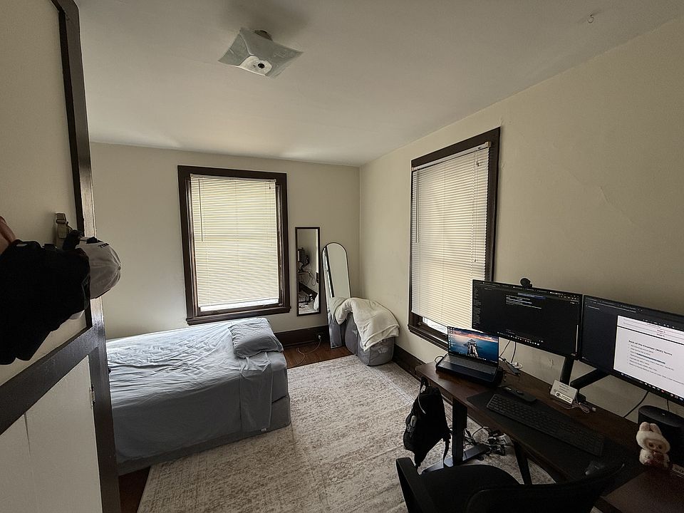 2nd image of 114 Eddy St APT 3
