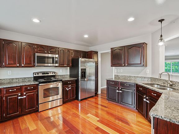 4th image of 13109 Ashnut Ln
