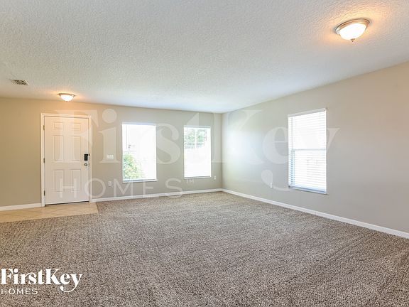 5th image of 300 Aster Dr