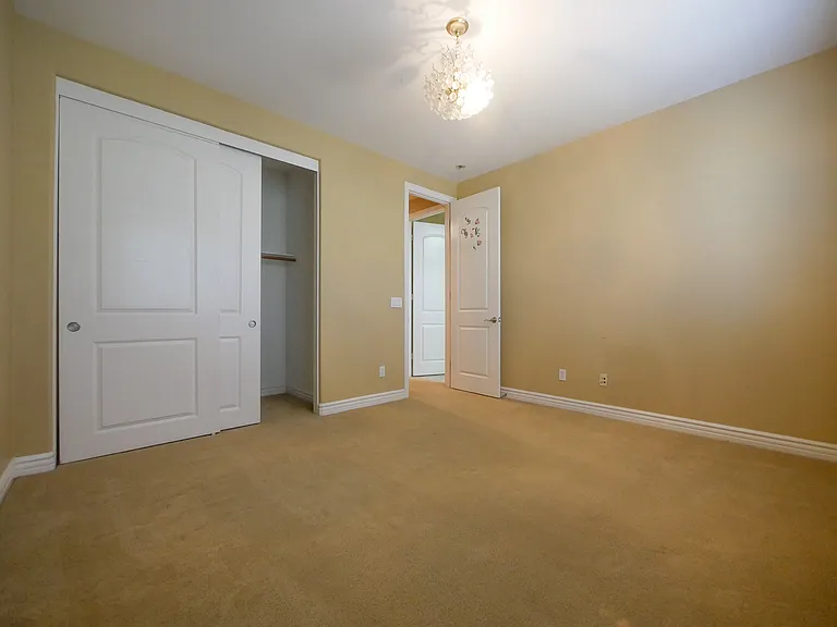 8203 Soft Winds Dr — Photo 12