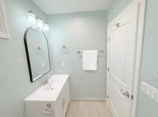 18560 Arminta St, Reseda, CA 91335