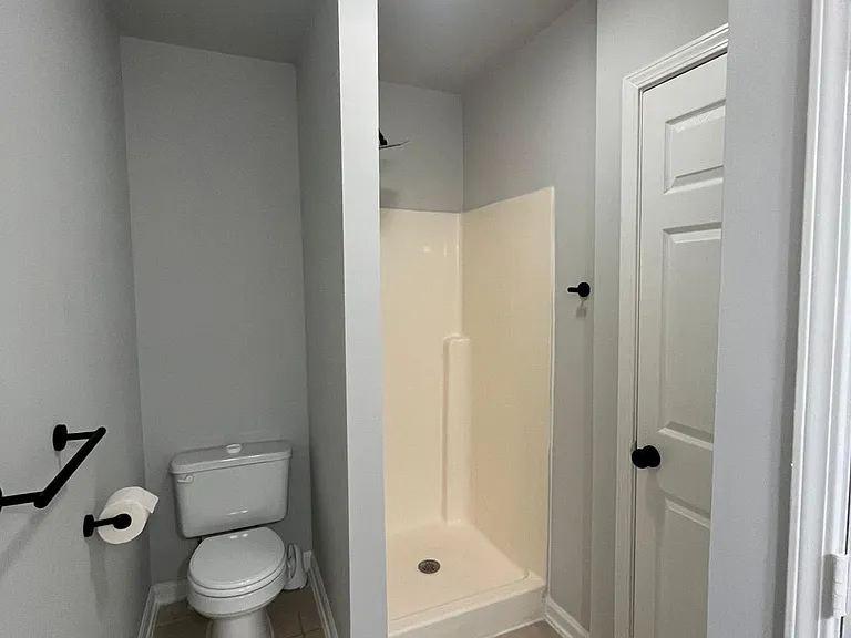 1047 Wheel House Ln #B — Photo 4