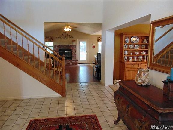 2nd image of 519 E Sandstone Ct