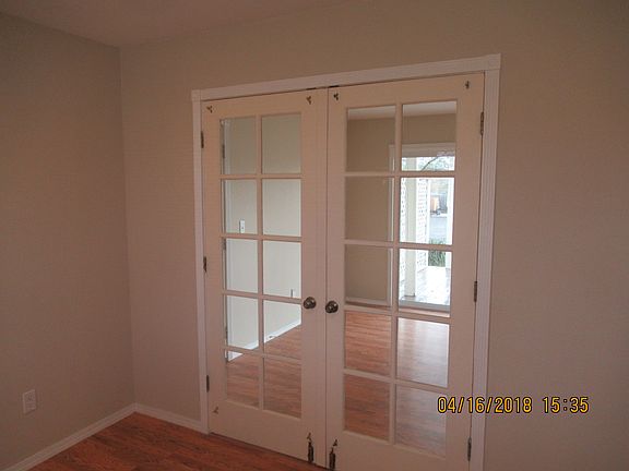 4th image of 964 Arrowhead Dr #B
