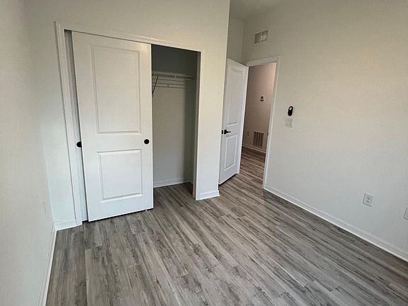 5th image of 1525 NE 8th Pl #1527