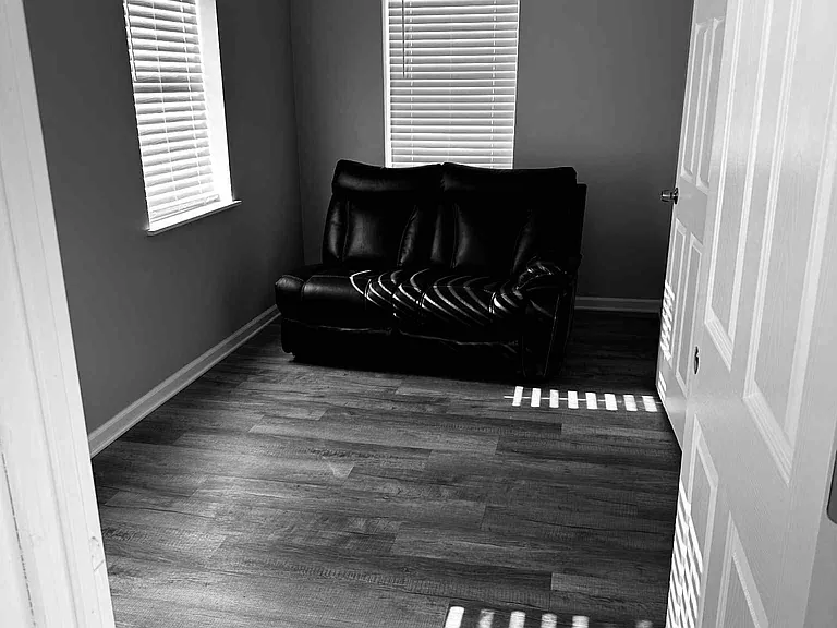 6 S Monterey Ave #2W — Photo 2
