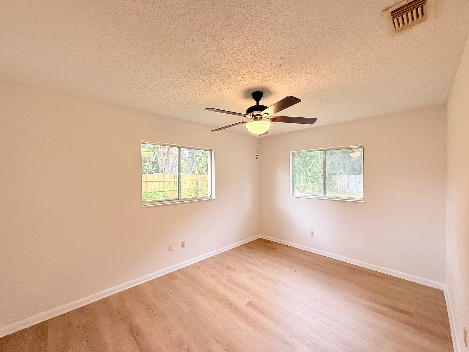 4 bed, 1571 sqft, $2,250 — Photo 4