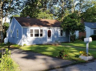 110 Hillcrest Rd, Niantic, CT 06357