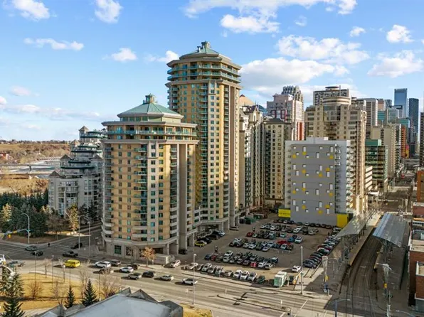 1121 E 6th Ave SW #904, Calgary, AB T2P 5J4