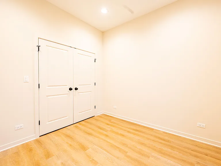 6338 W Belmont Ave #201 — Photo 12