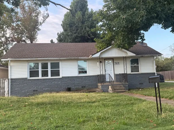 717 E 6th St, Claremore, OK 74017