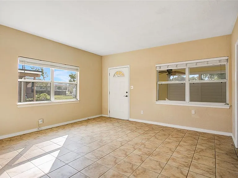 2117 E Esther St — Photo 5