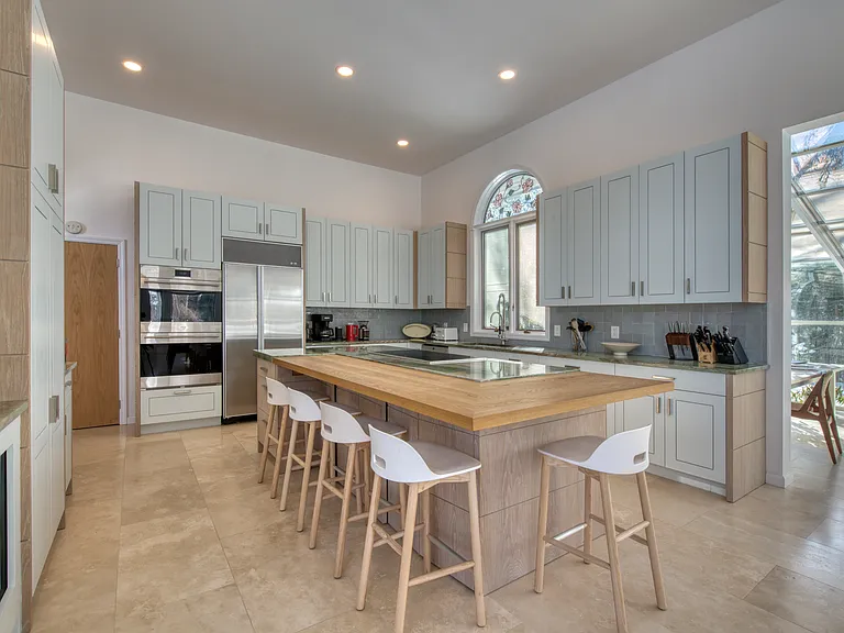 15 Wagon Ln — Photo 3