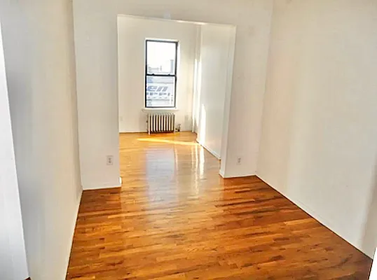 Rented by Century 21 Premier  | media 8