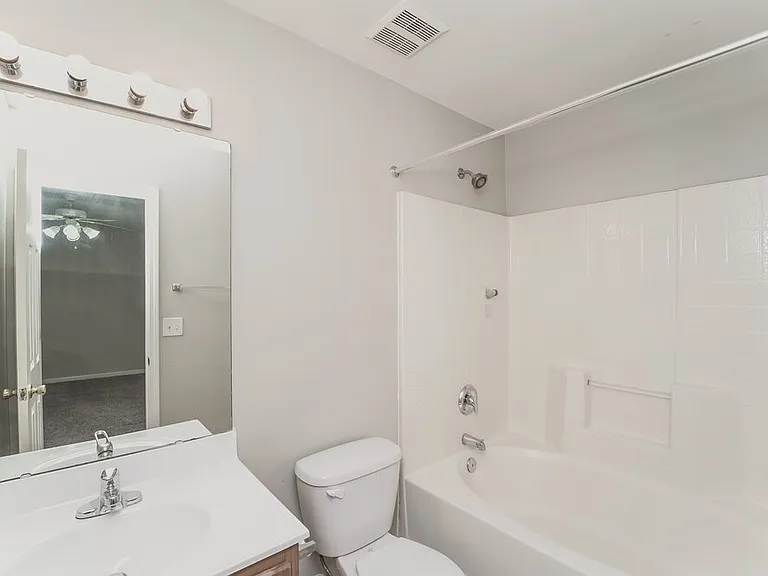8819 Twisted Pine Dr — Photo 14