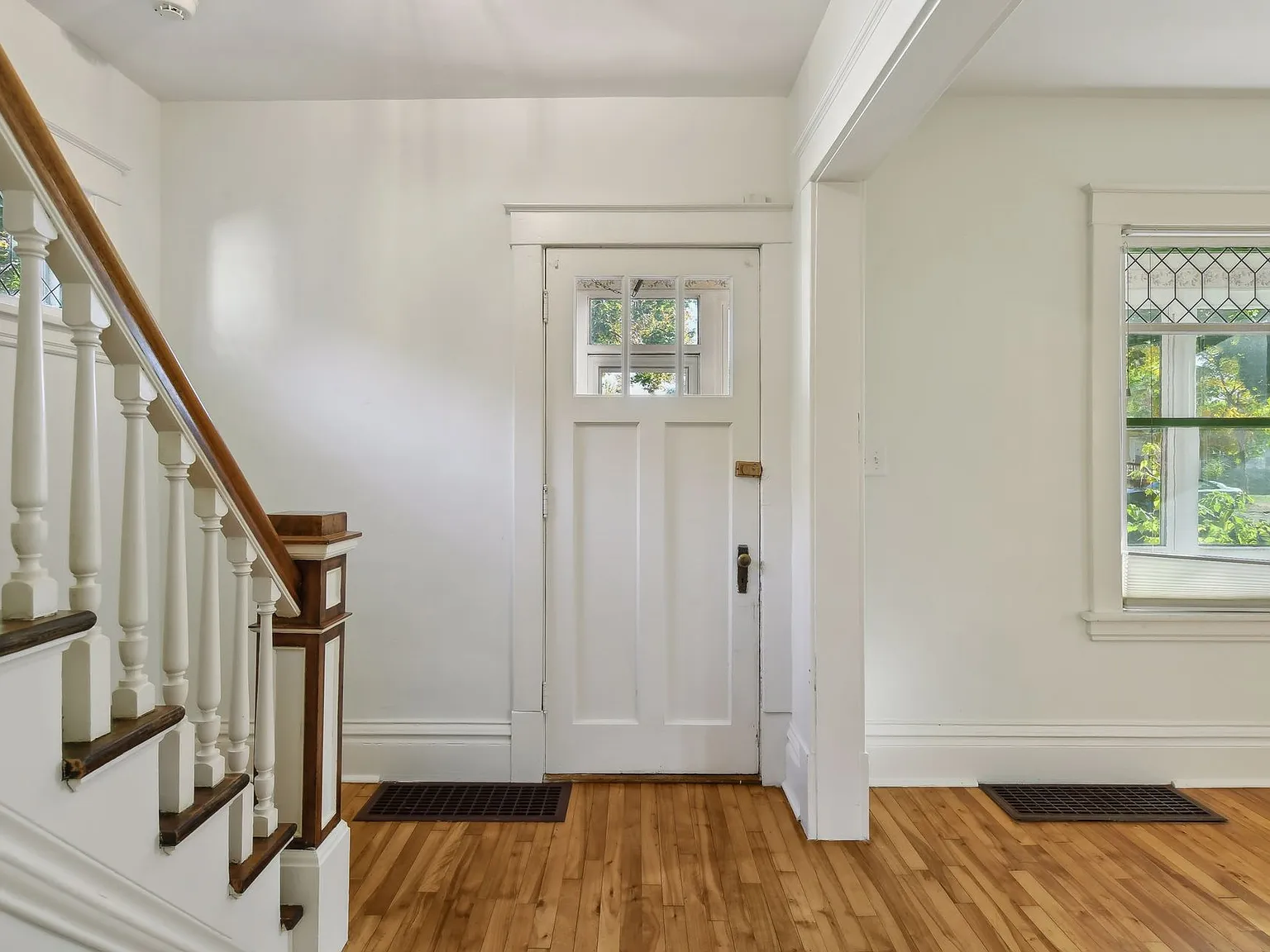 2 bed, 1426 sqft, $2,300 — Photo 2