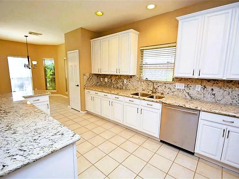 21523 Santa Clara Dr — Photo 15