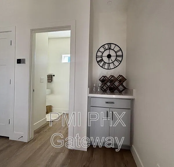 430 W 7th St #4 — Photo 6