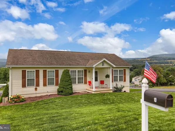 10 Book Dr, Mc Alisterville, PA 17049