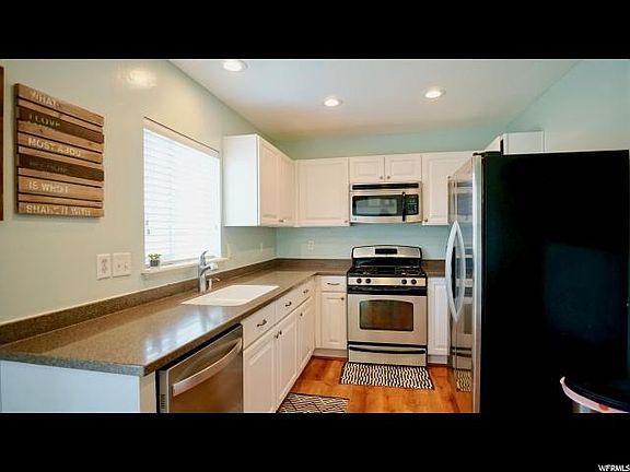 4th image of 2022 N Belmont Dr